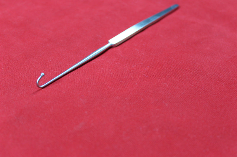 Fomon Retractor Ball end single prong 6.5"